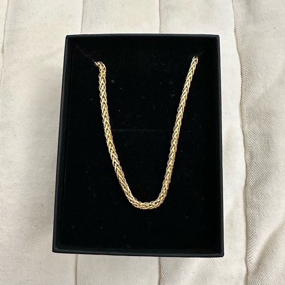 Brand new chain - Picture 1 of 5